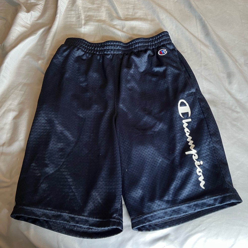 Lot of 5 pairs of shorts.  (Men’s small) - Picture 11 of 11